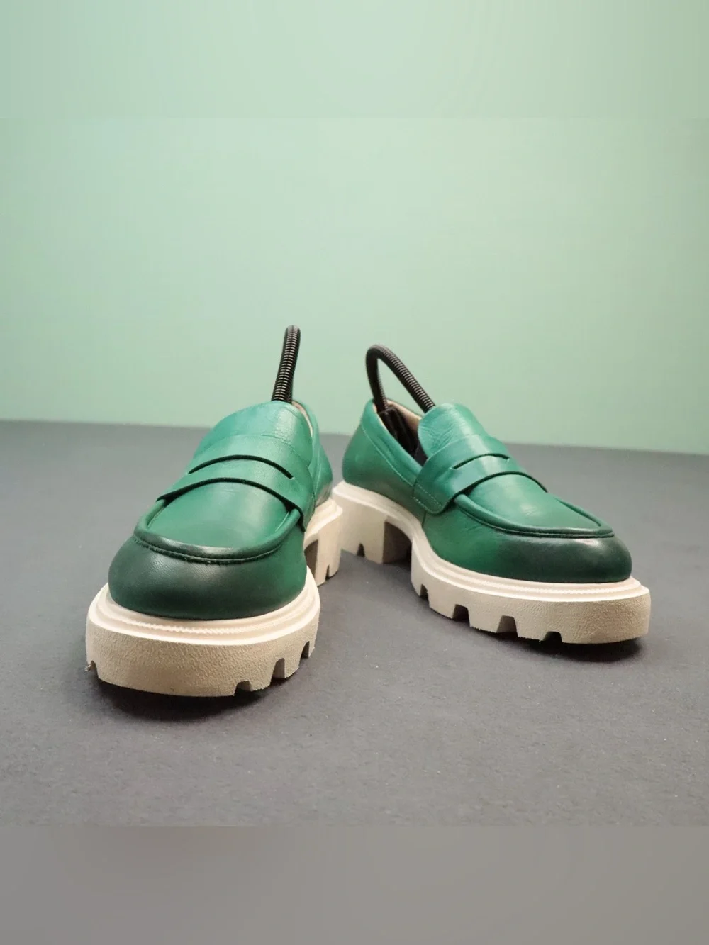Miz Mooz Torin Green Leather Platform Loafers Lug Sole Shoes Size 39 US 8.5/9